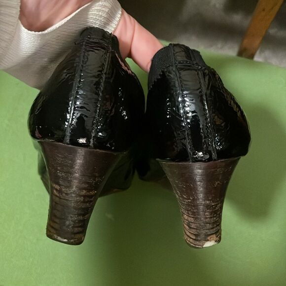 Tory Burch black patent logo Caroline wedge heels 8.5 - Picture 3 of 7